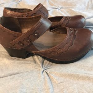 Dansko women’s shoes